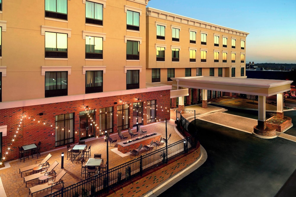 Courtyard By Marriott Lagrange — Lagrange