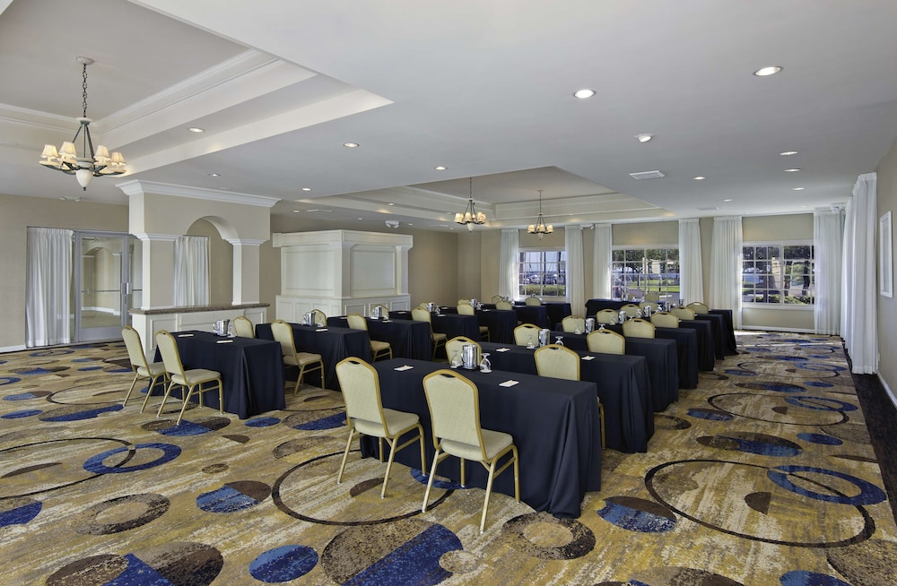 DoubleTree by Hilton San Pedro Port of Los Angeles - photo 46