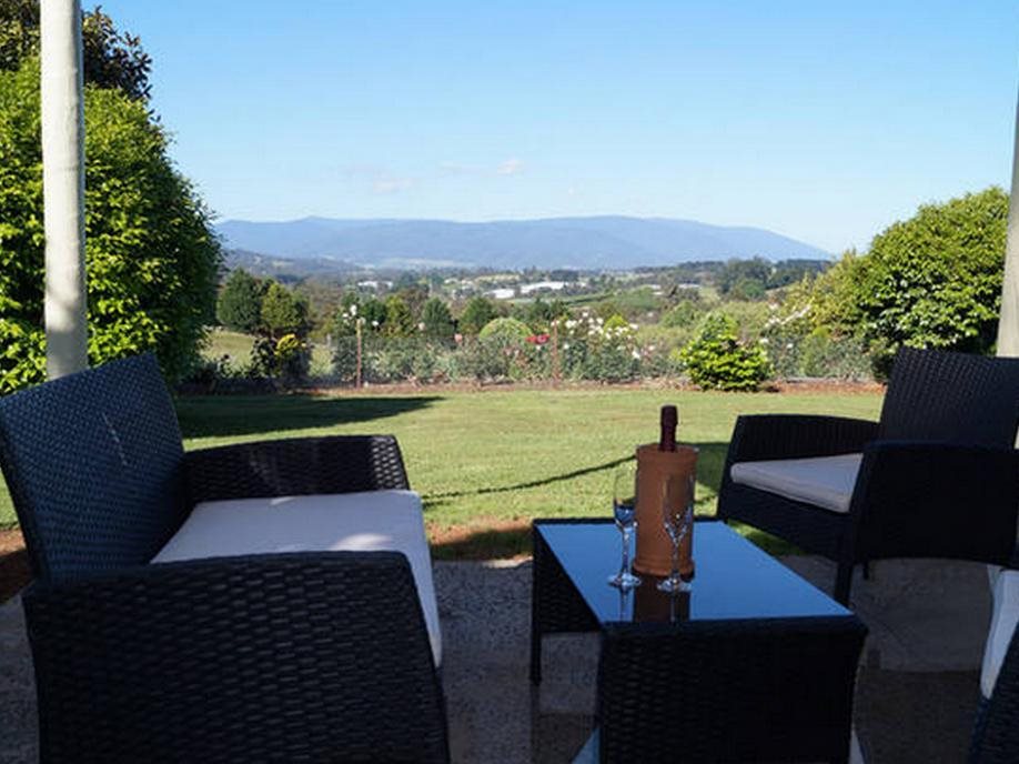 Eagles View Bed & Breakfast — 4-Star Luxury Hotel in Melbourne, Australia