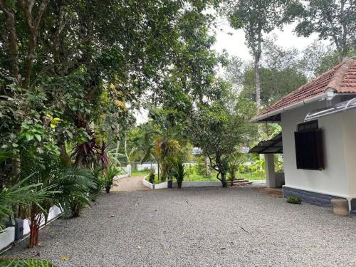 Puthukkeril Heritage Home — 4-Star Luxury Hotel in Tiruvalla, India