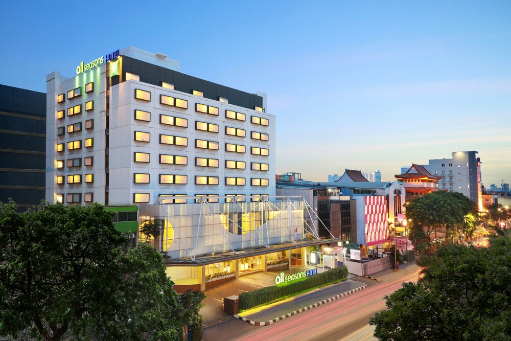 ibis Styles Jakarta Gajah Mada — 4-Star Luxury Hotel in Jakarta, Indonesia