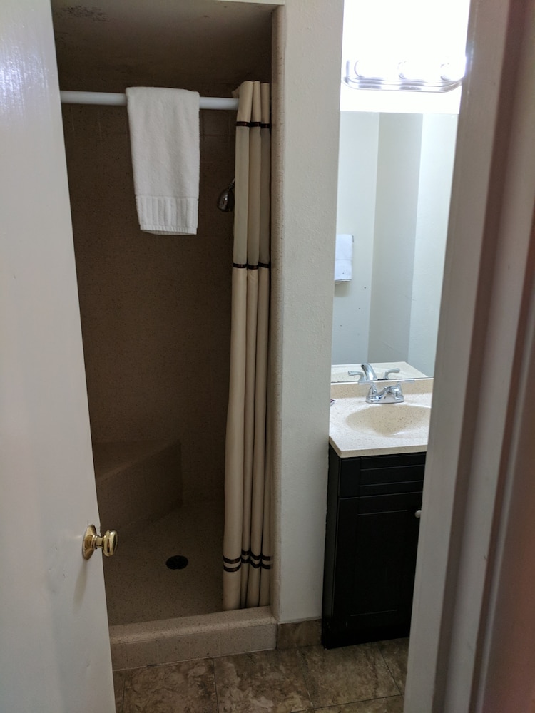 La Hacienda Motel - photo 20