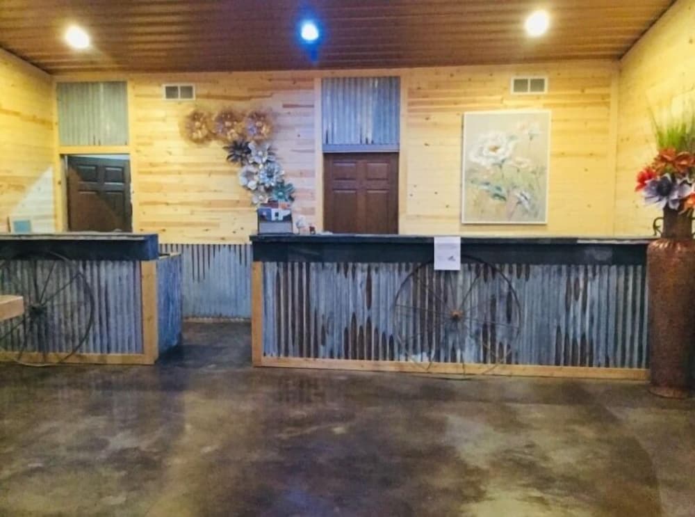 Big Horse Inn and Suites - photo 27