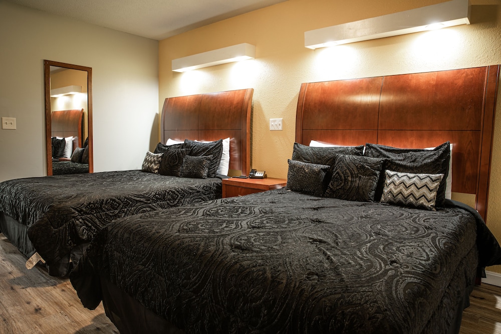Classic Motor Lodge West Green - photo 32