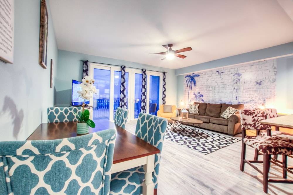 Laketown Wharf Resort by Aneliya's Rentals - photo 524
