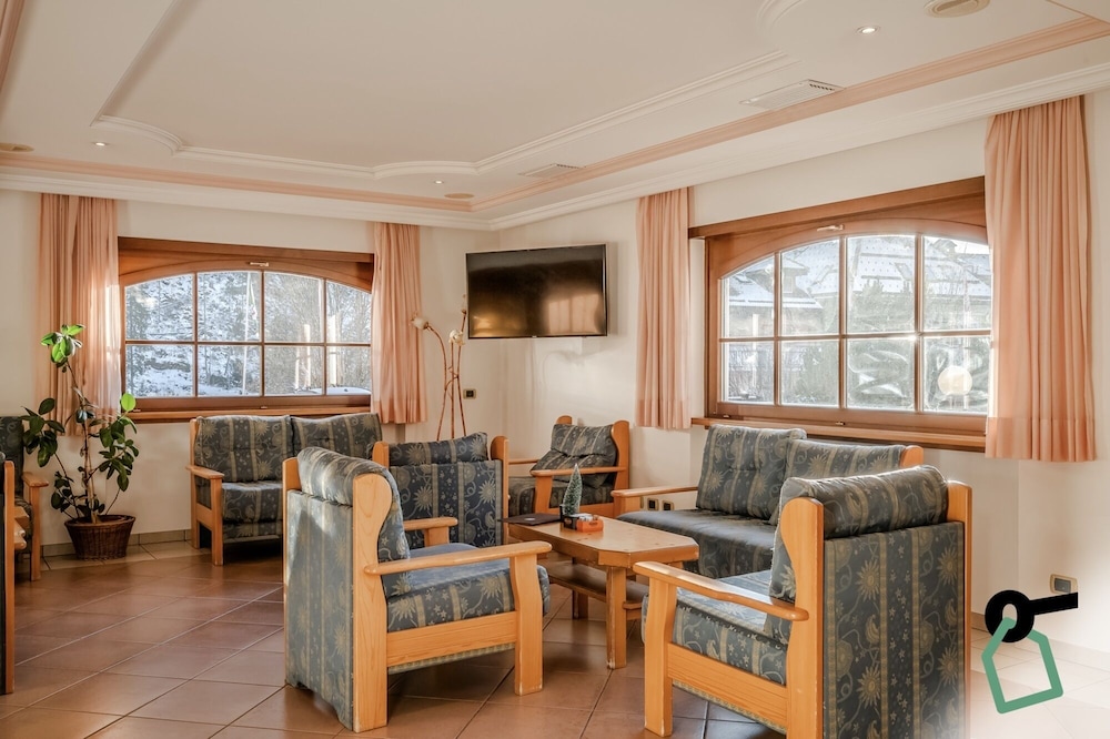 HOTIDAY Room Collection Campitello — Campitello Di Fassa — photo 4