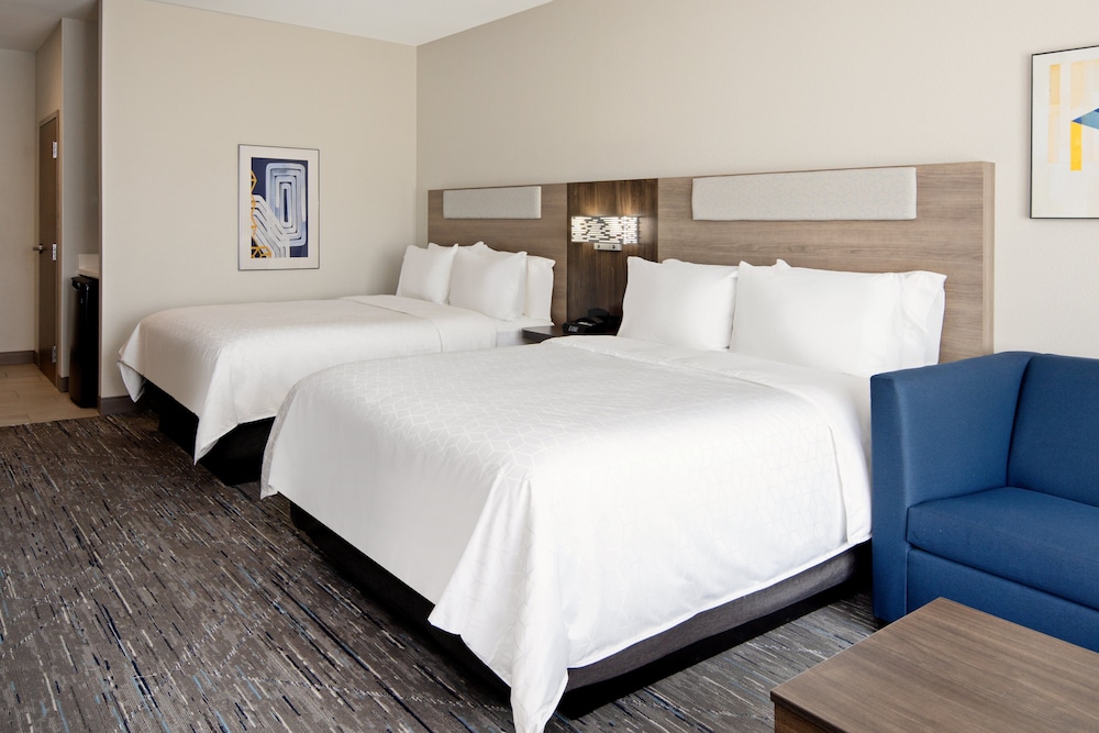 Holiday Inn Express & Suites Palm Desert Millennium by IHG - photo 7