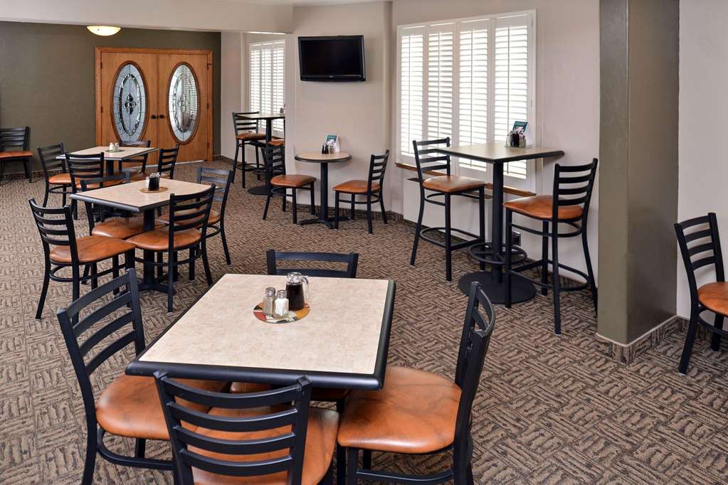 Quality Inn Vernal near Dinosaur National Monument - photo 30