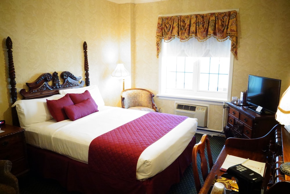 The Lafayette A grand Riverboat Era Hotel - photo 16