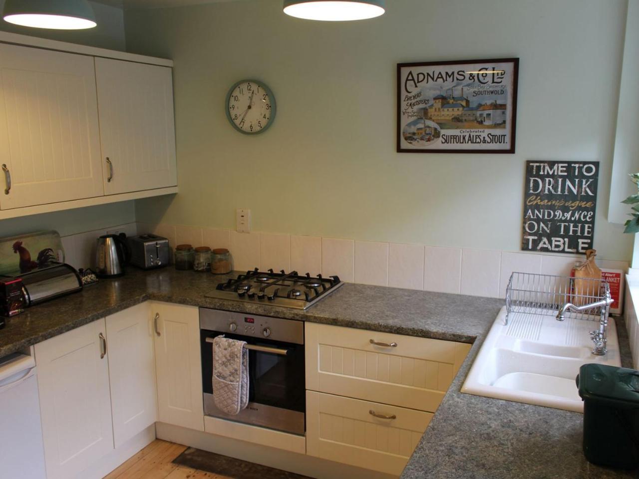 Thorncliffe Cottage — Tideswell — photo 5