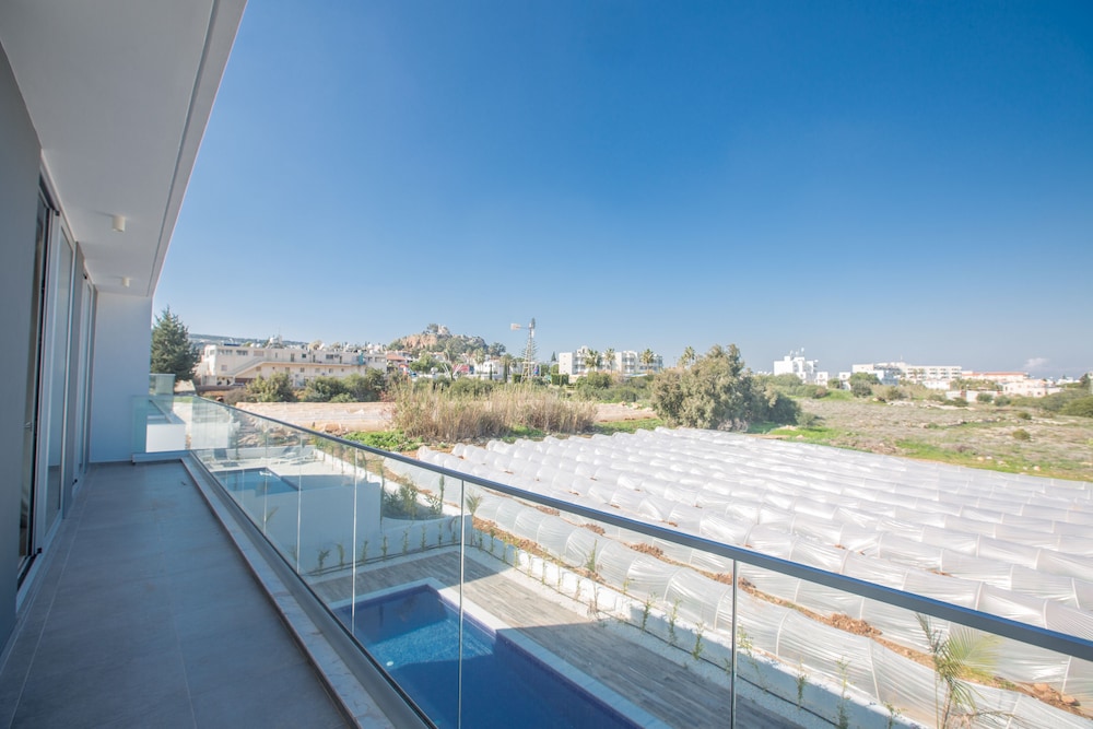 Villa Prol17 Exquisite 5bdr Villa With Pool Close to Fig Tree Bay Beach