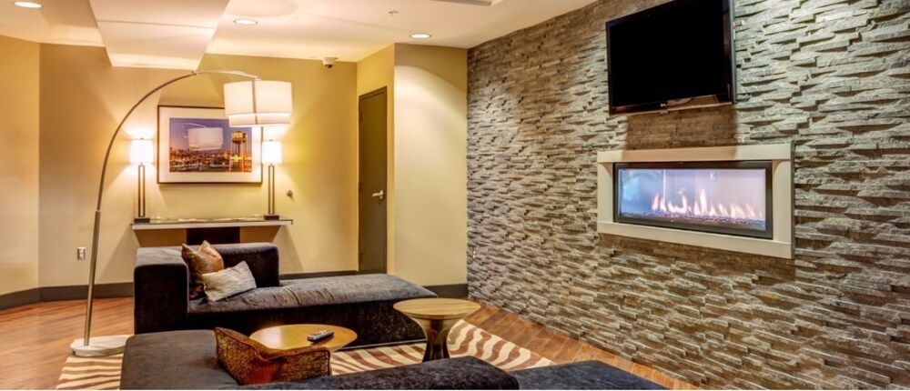 Global Luxury Suites at Figueroa Street - photo 31