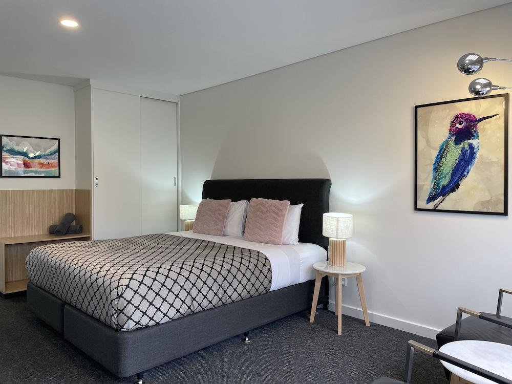 Coastal Motel — 4-Star Luxury Hotel in Apollo Bay, Australia