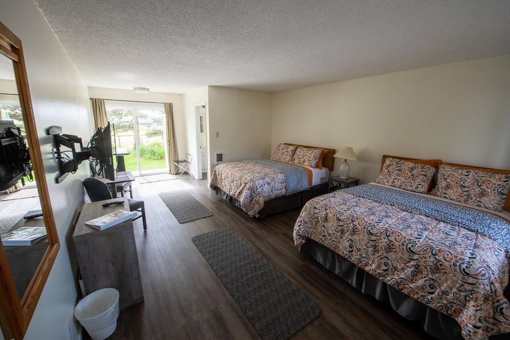 Pacific City Inn - photo 12