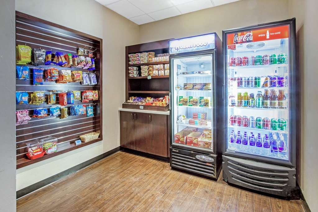 La Quinta Inn & Suites by Wyndham Ruidoso Downs - photo 57