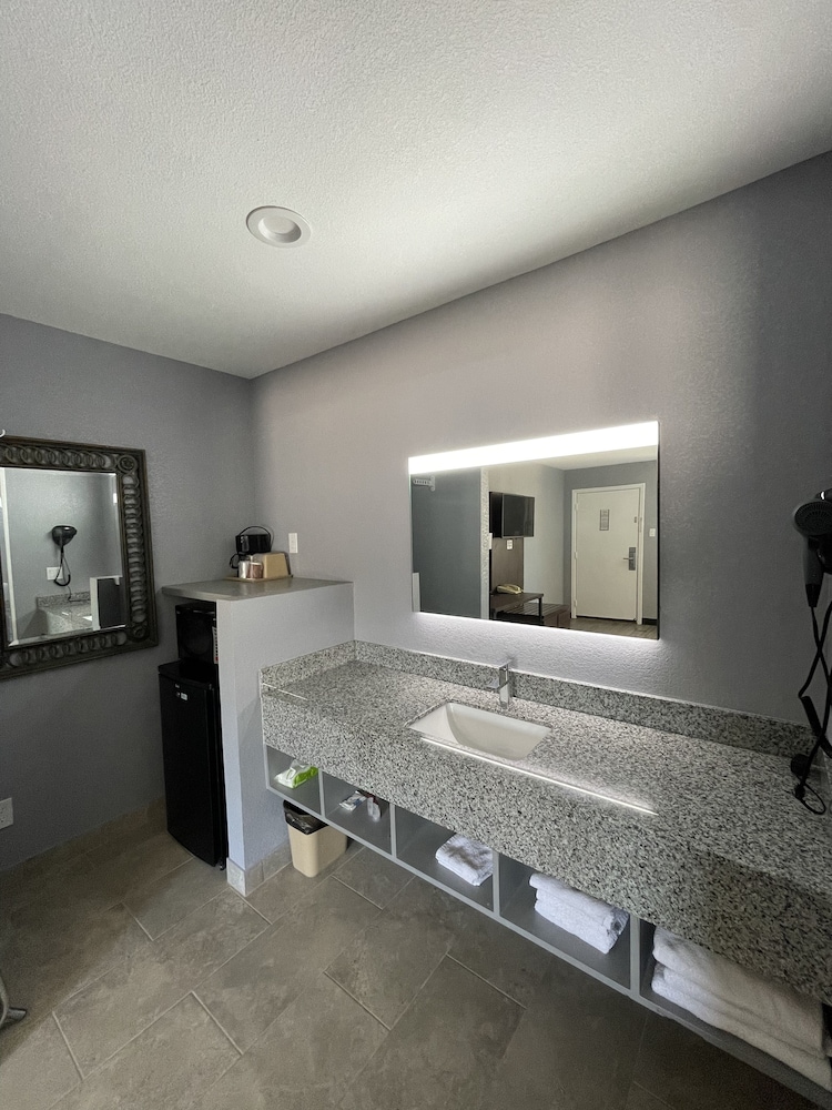 Ridge Motel - photo 6