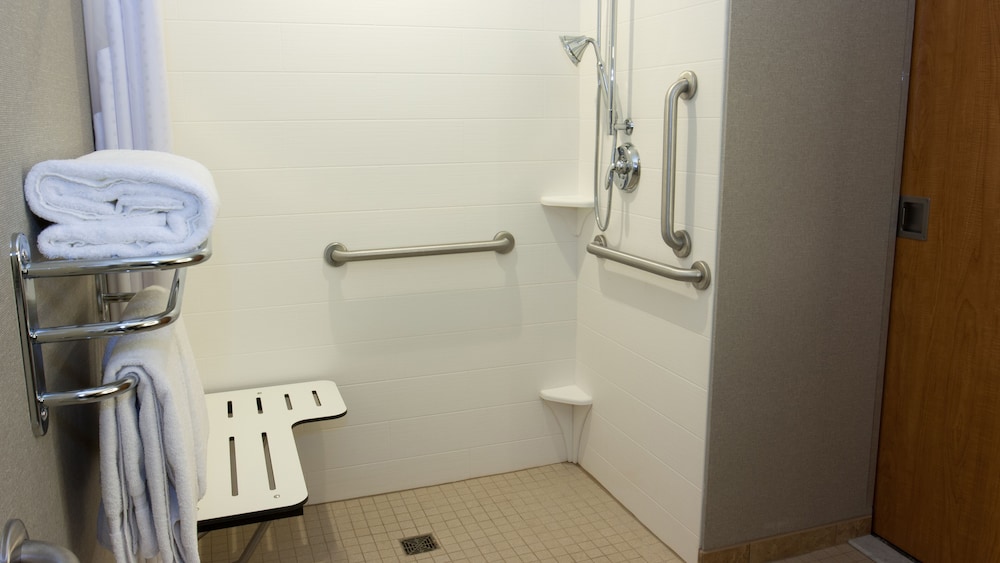 Holiday Inn Express & Suites Cheney by IHG - photo 13