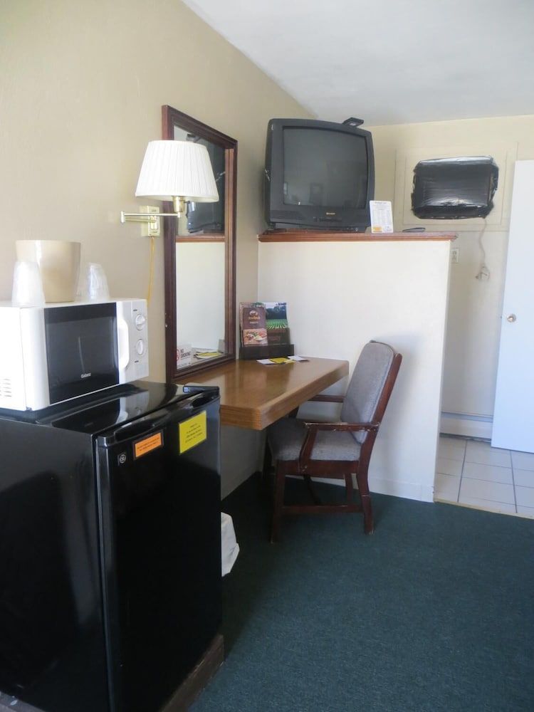 Budget Inn Motel Denison - photo 18