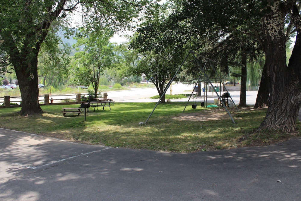 Wapiti Self Service Lodge - photo 42
