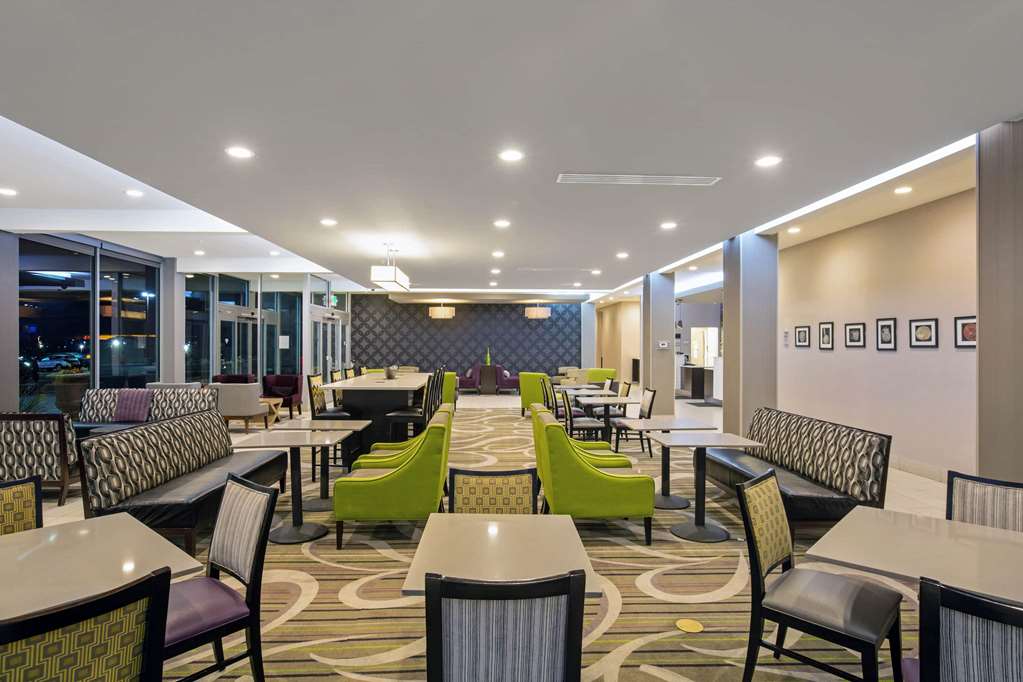La Quinta Inn & Suites by Wyndham Cedar City - photo 4