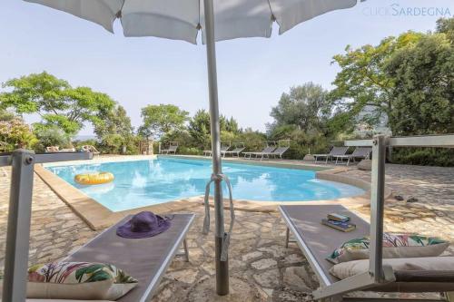 Olivastri Cottage with pool in the Nature Park of Porto Conte — 4-Star Luxury Hotel in Alghero, Italy