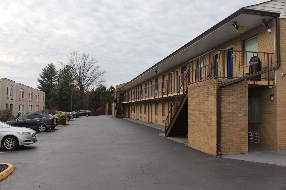 Americas Best Value Inn Fredericksburg N - photo 47