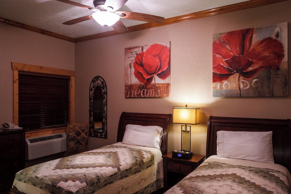 Desert Rose Resort & Cabins - photo 17