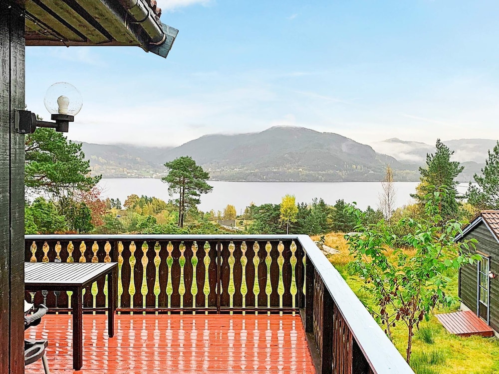 6 Person Holiday Home In Ostereidet 14691649 — Lindas