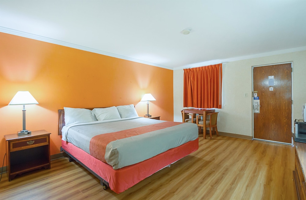 Motel 6 Mechanicsburg Harrisburg West - photo 16