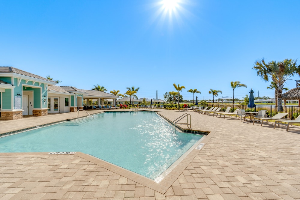 Coastal Venice Villa w Patio & Resort Amenities in Venice, United States