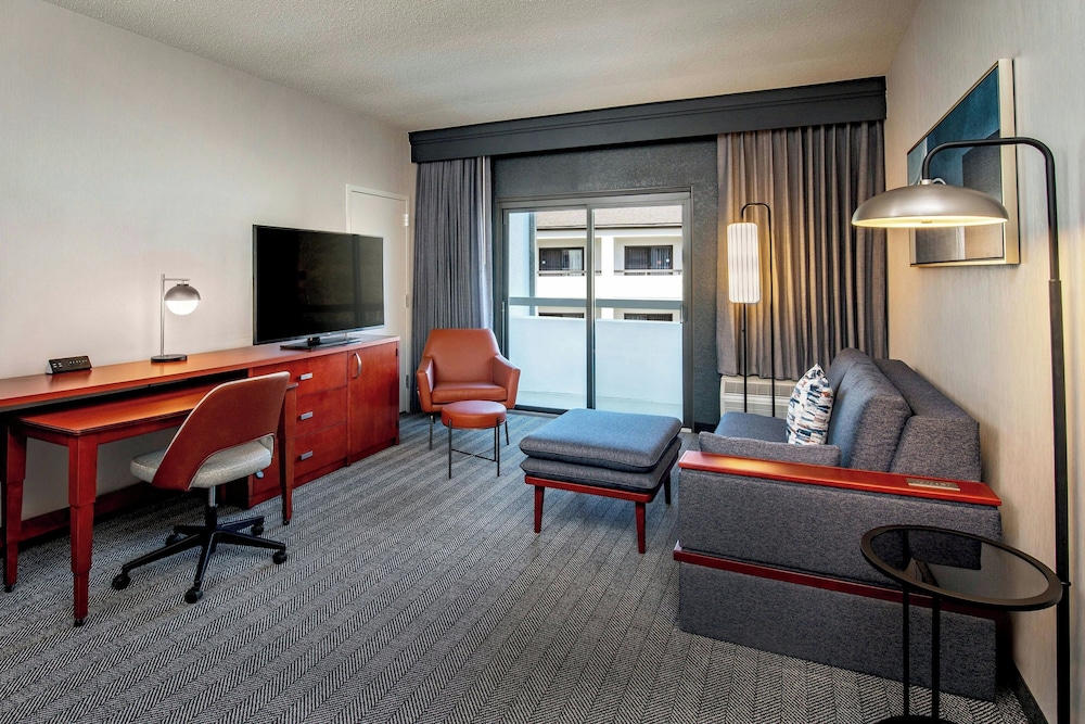 Courtyard by Marriott Boston Andover - photo 21