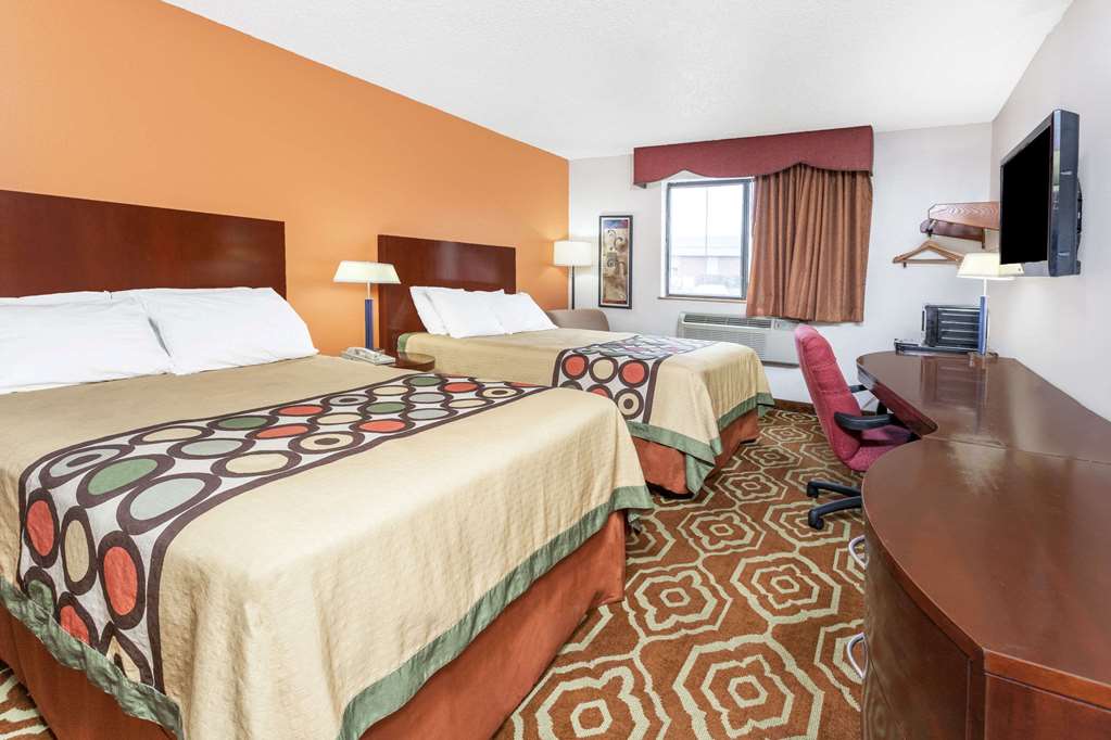 Super 8 by Wyndham Sterling Heights Detroit Area - photo 8