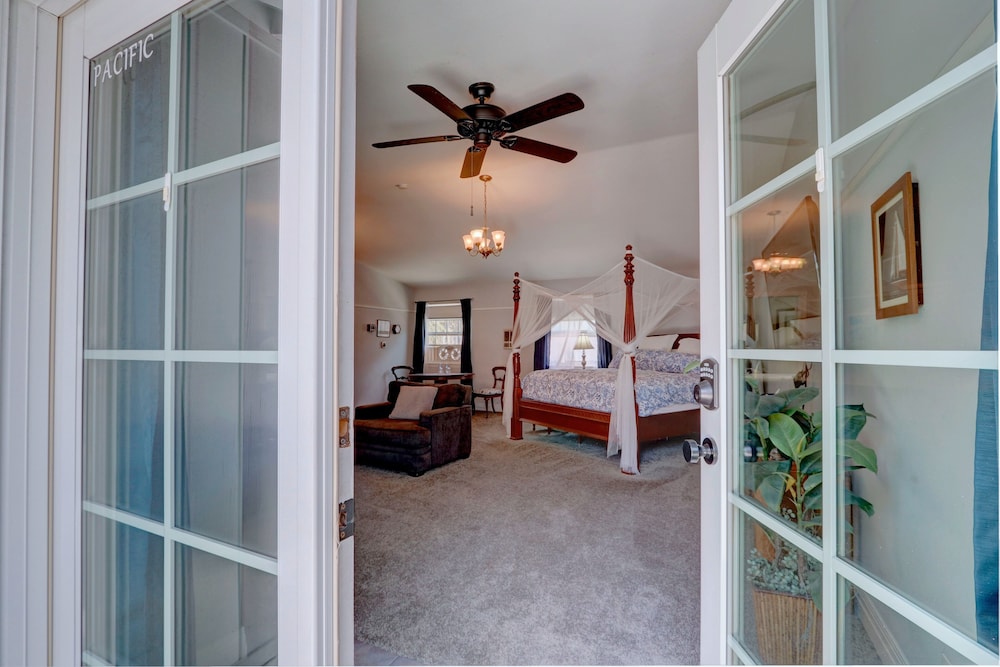 Pelican Cove Inn - photo 94