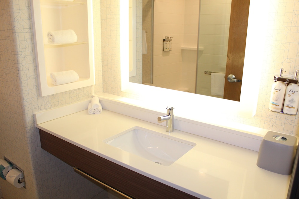 Holiday Inn Express & Suites Beloit by IHG - photo 52