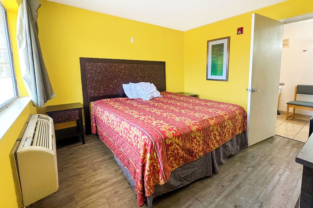 Luxury Inn by OYO Albany - photo 18