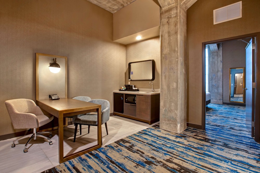 Embassy Suites by Hilton Rockford Riverfront - photo 13