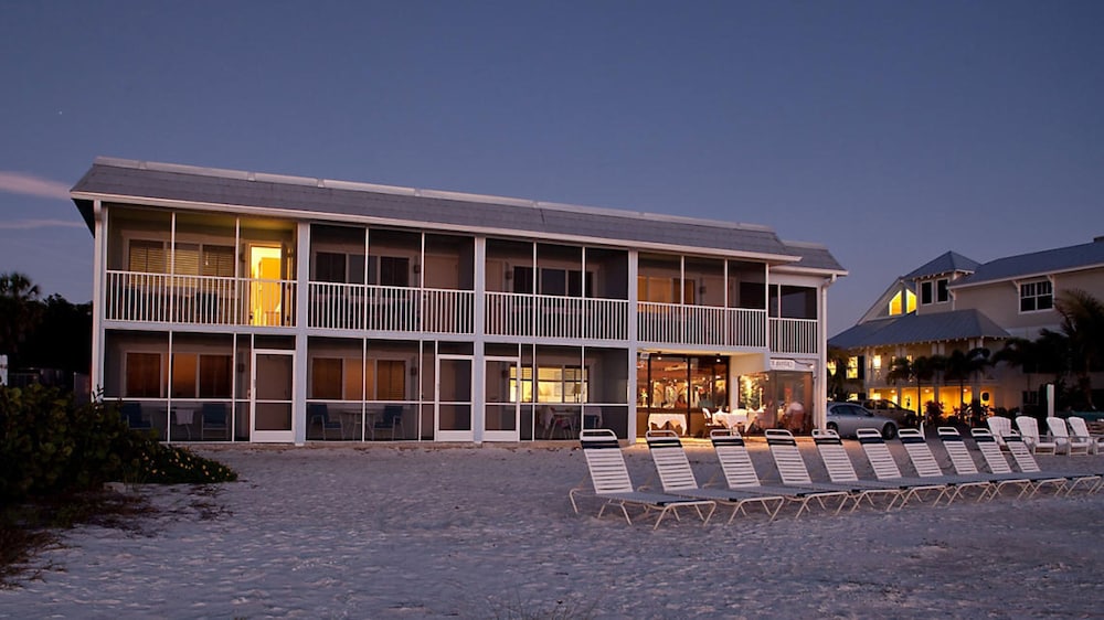 Resort Sixty Six - photo 17