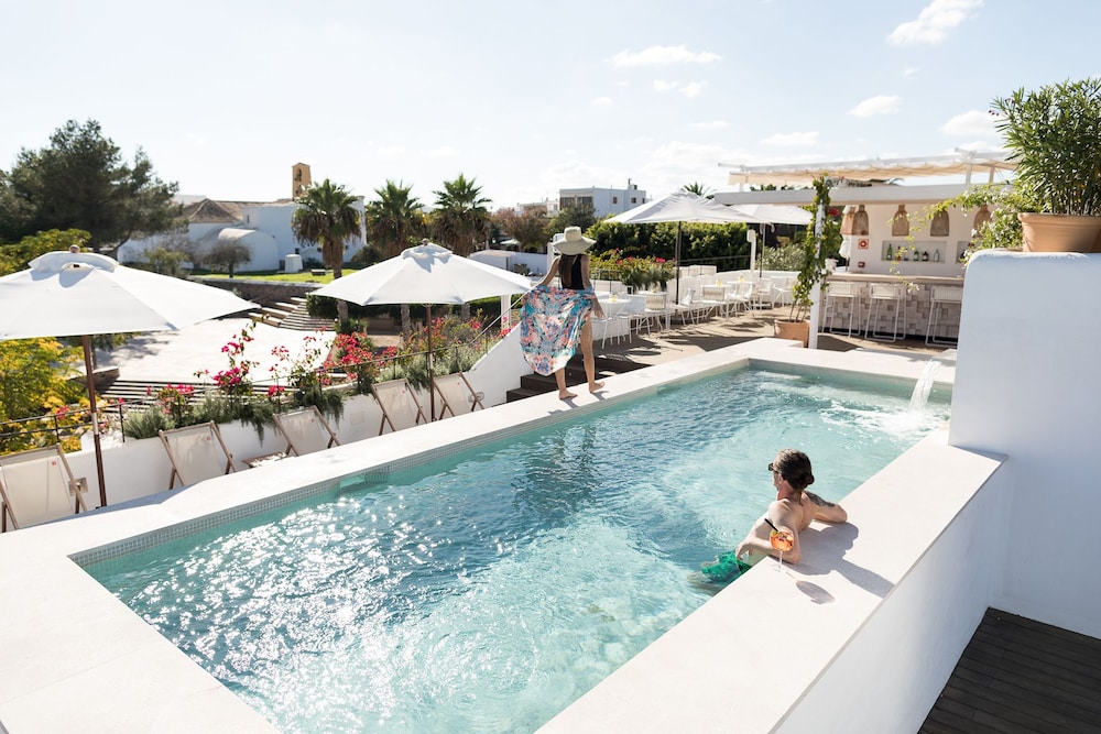 Gatzara Suites Santa Gertrudis — Santa Eularia Des Riu
