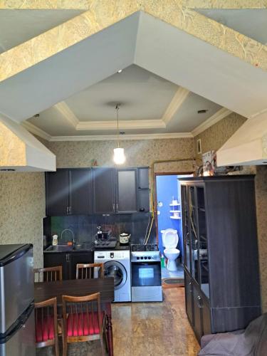 Apartment On Leonidze 18