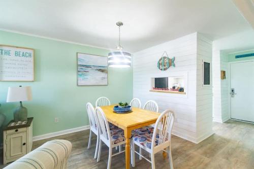 Carolina Beach Haven w Private Balcony - photo 11