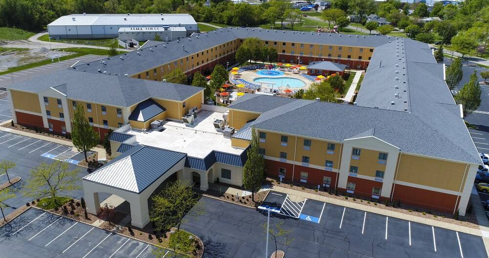 Cedar Point's Express Hotel - photo 30