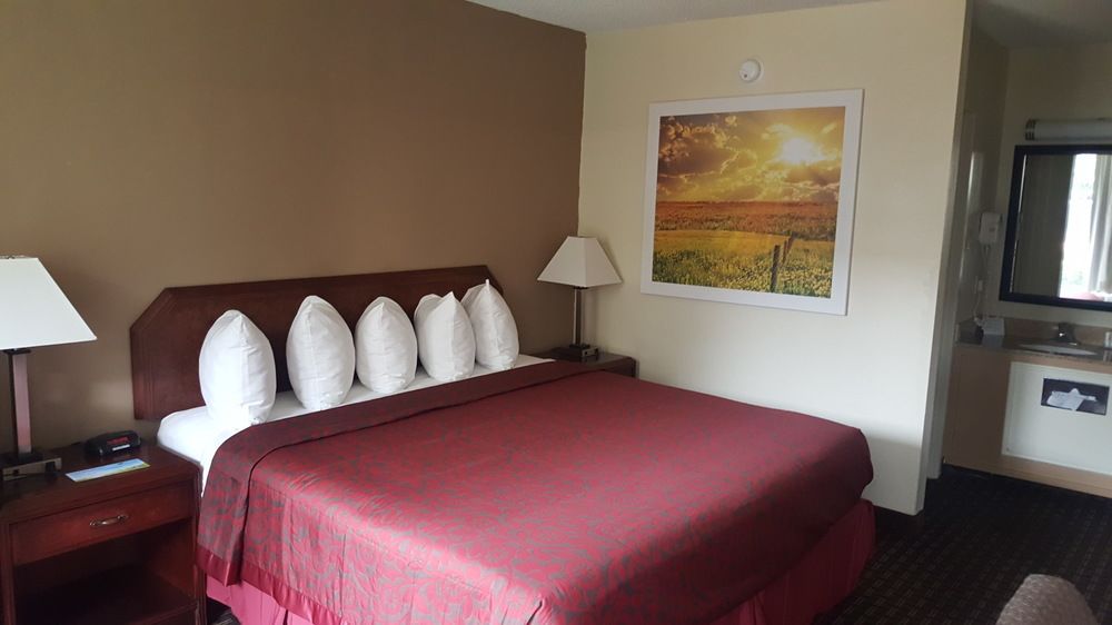 Knights Inn Gretna New Orleans West Bank - photo 19