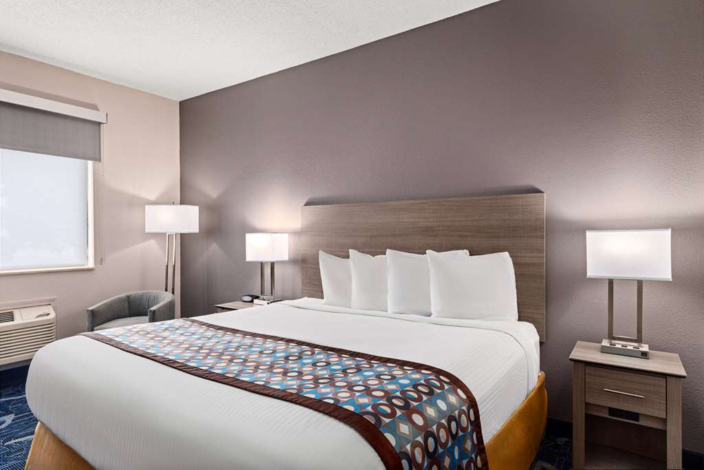 Baymont by Wyndham Waterloo - photo 22