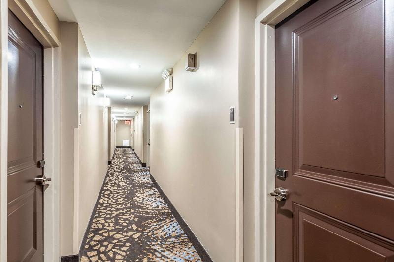 Van Wyck Hotel & Suites Near JFK Airport - photo 23