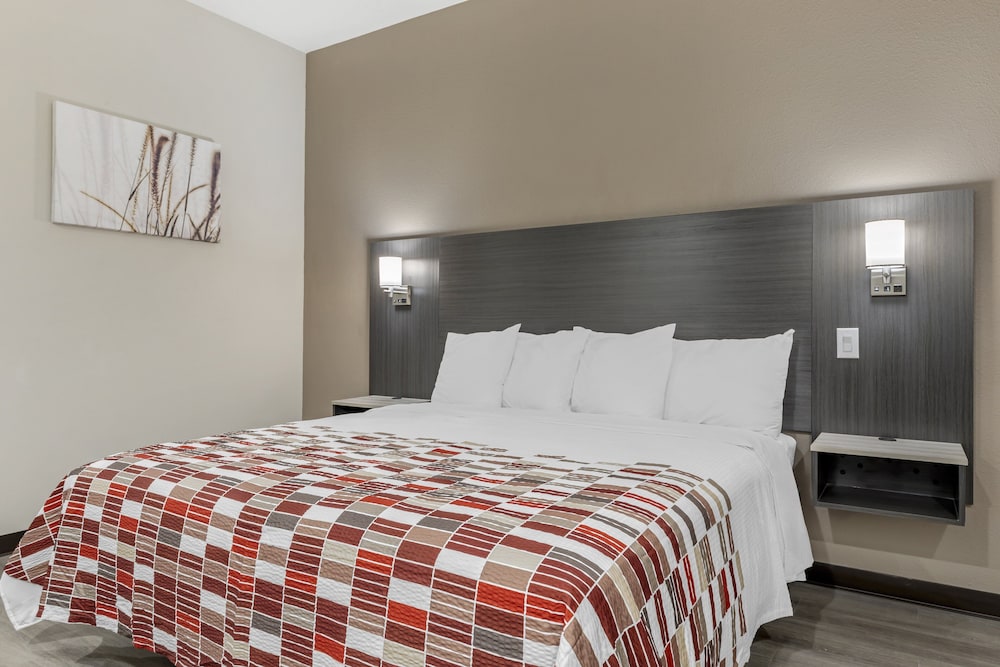 Red Roof Inn Hutchins - photo 8
