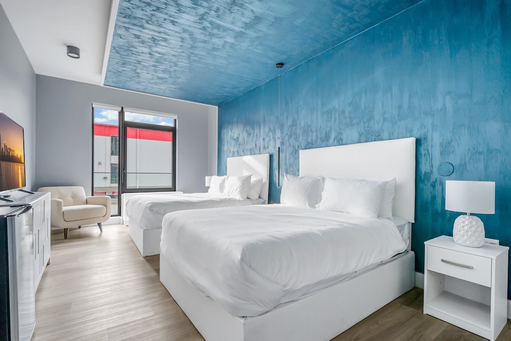 Global Luxury Suites at The Arches - photo 43
