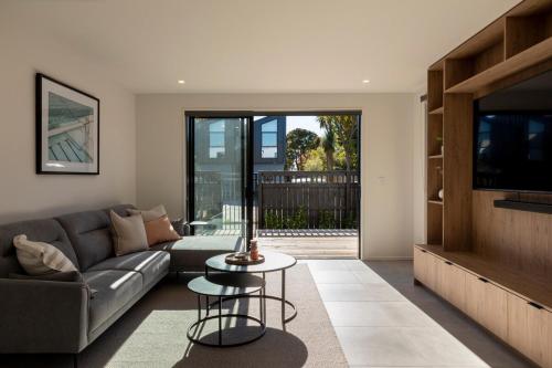 New Three Bedroom Townhouse Walk to the CBD — 4-Star Luxury Hotel in Christchurch, New Zealand
