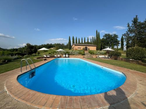 Dimora romantica con piscina immerso nel verde e 48 mq relax immerso nel verde delle crete senesi vicino a Montalcino — 4-Star Luxury Hotel in Asciano, Italy