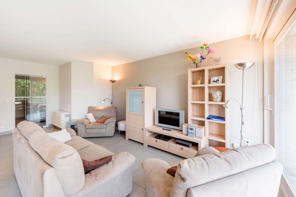 Apartment in St idesbald Near the Sea — 4-Star Luxury Hotel in Koksijde, Belgium