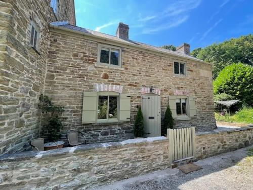 Former Corn Mill Cottage on the North Wales coast — 4-Star Luxury Hotel in Holywell, United Kingdom